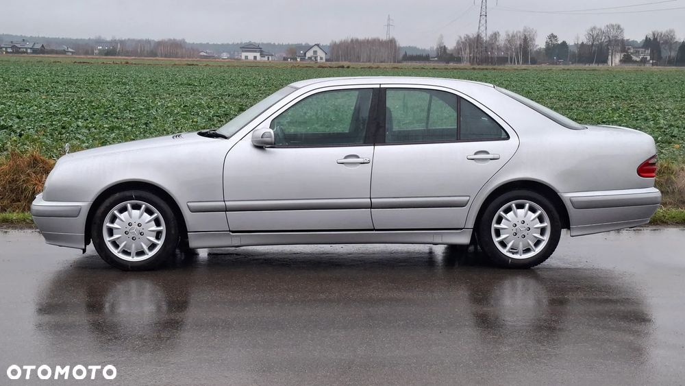 Mercedes-Benz Klasa E 270 CDI Classic - 26