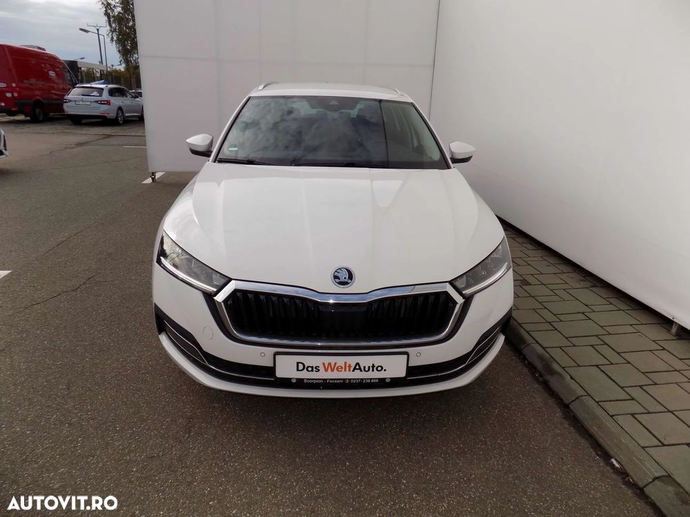 Skoda Octavia Combi 2.0 TDI (Green tec) DSG Style - 9