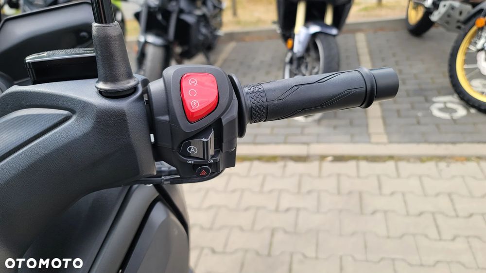 Yamaha X-max - 26