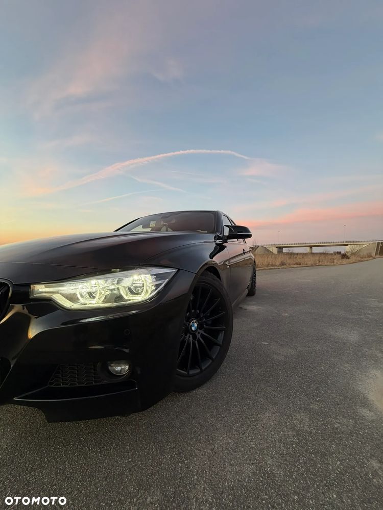 BMW Seria 3 330d xDrive M Sport - 4