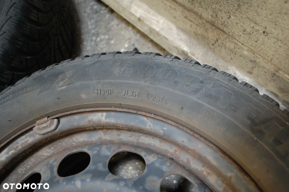 FELGI STALOWE + OPONY ZIMOWE KBA43738 5X112 ET50 6.5J 205/55R16 AUDI A3 8P SKODA OCTAVIA II SEAT LEON II VW GOLF V - 7