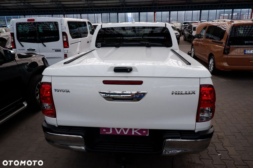 Toyota Hilux 2.4 D-4D Double Cab SR 4x4 - 5