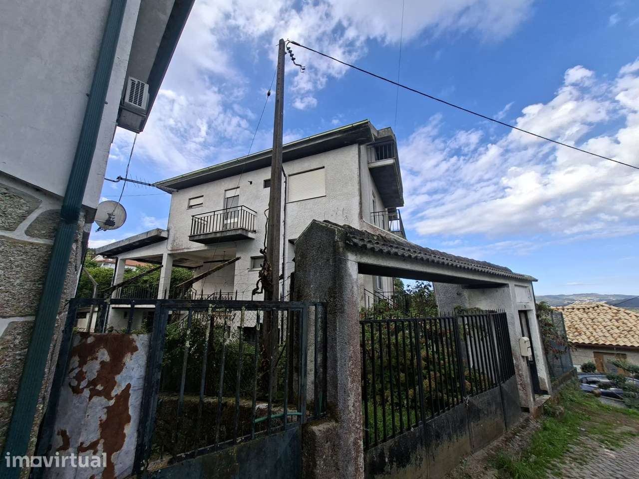 Moradia de 3 pisos com 1000m² de terreno, T3, 2 WC em Serafão, Fafe. - Grande imagem: 4/20