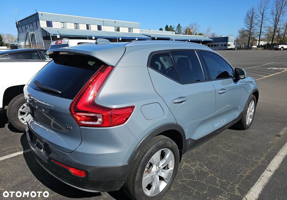 Volvo XC 40 T4 Momentum - 4