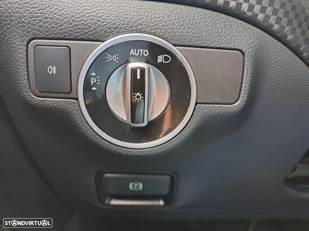 Mercedes-Benz A 180 d 7G-DCT Urban - 16