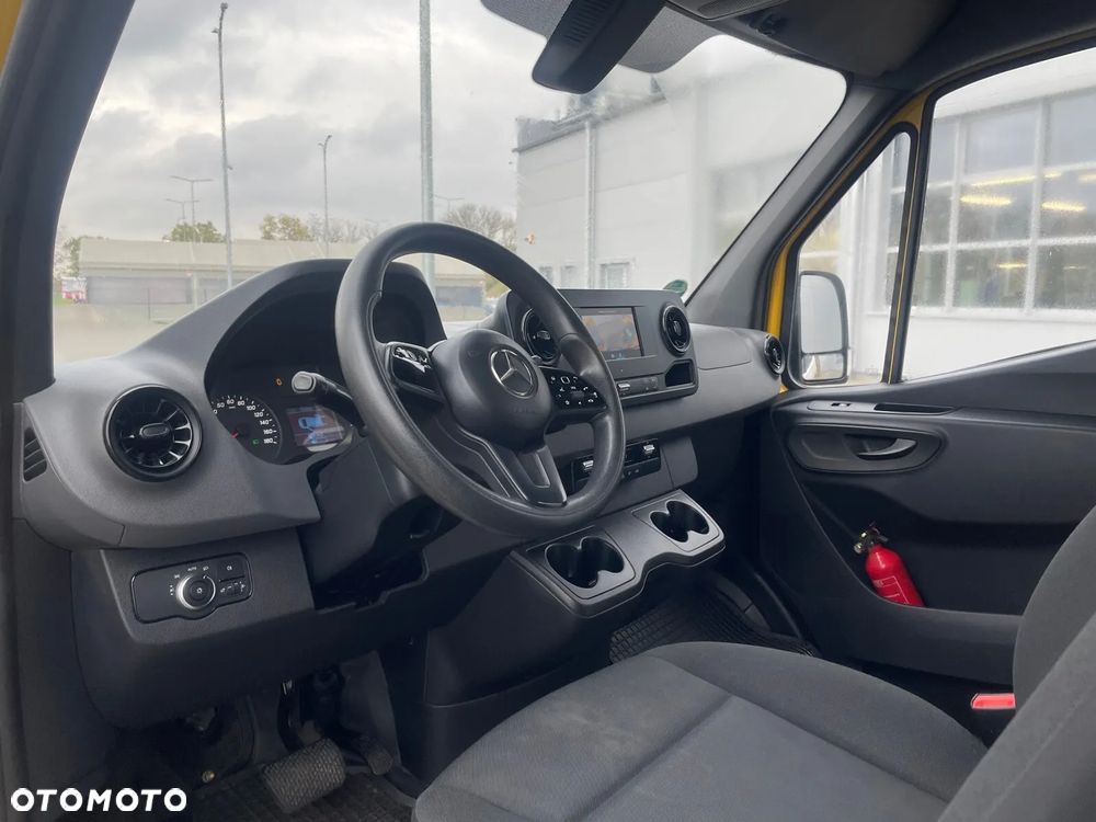 Mercedes-Benz Sprinter - 17