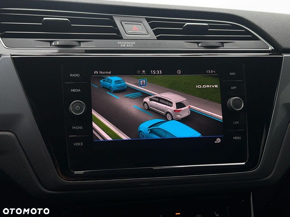 Volkswagen Touran - 18