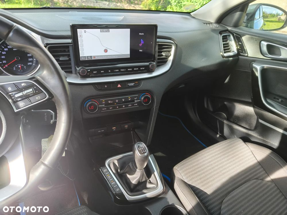 Kia Ceed 1.6 CRDi (48V Mild-Hybrid) Vision - 14