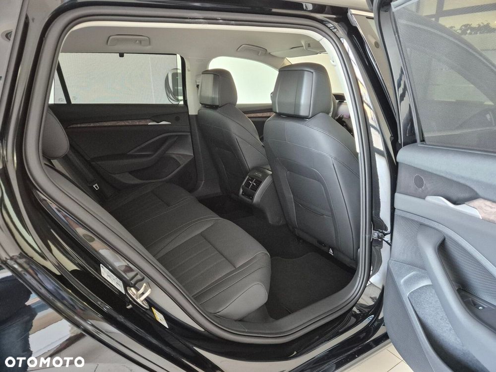 Skoda Superb 2.0 TDI SCR 4x4 L&K DSG - 32