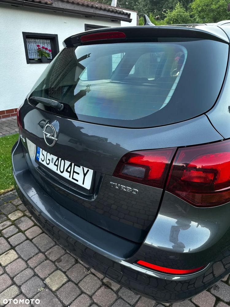 Opel Astra 1.6 T Cosmo - 9
