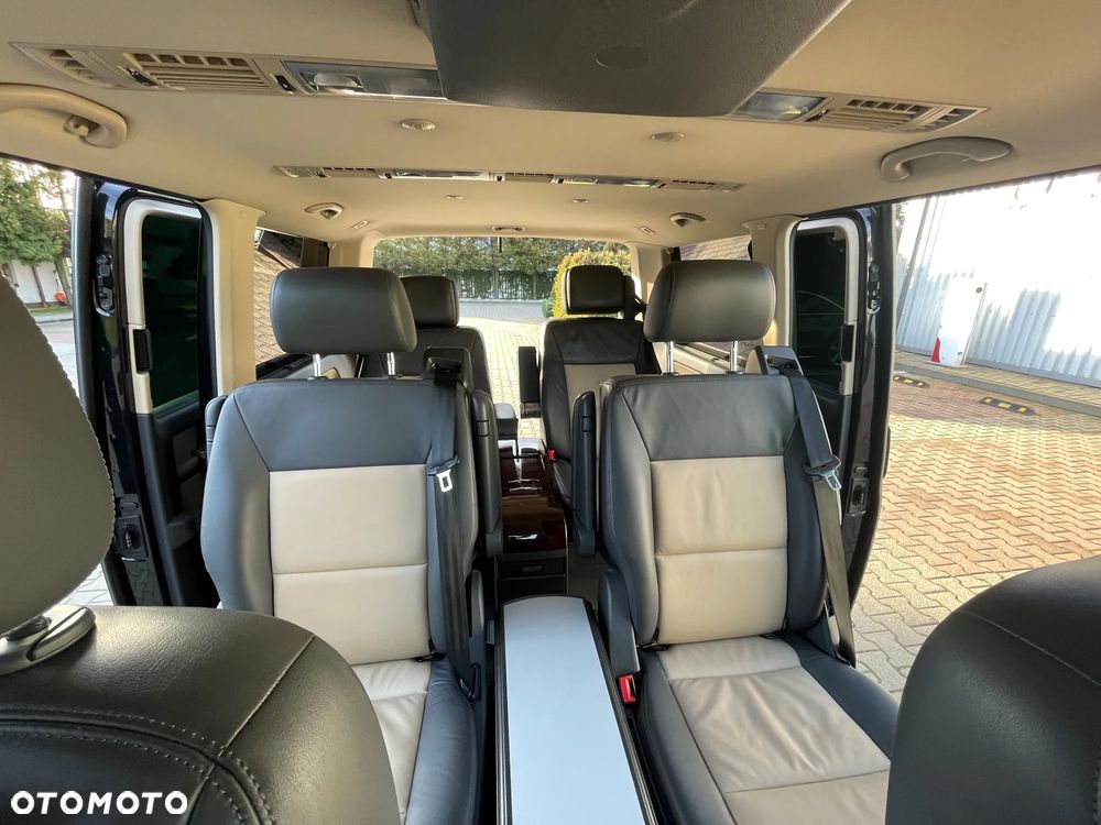 Volkswagen Multivan - 12
