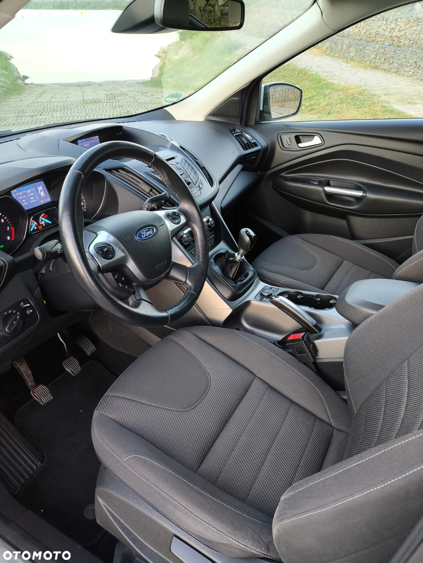 Ford Kuga 1.5 EcoBoost 2x4 Black & Silver - 21