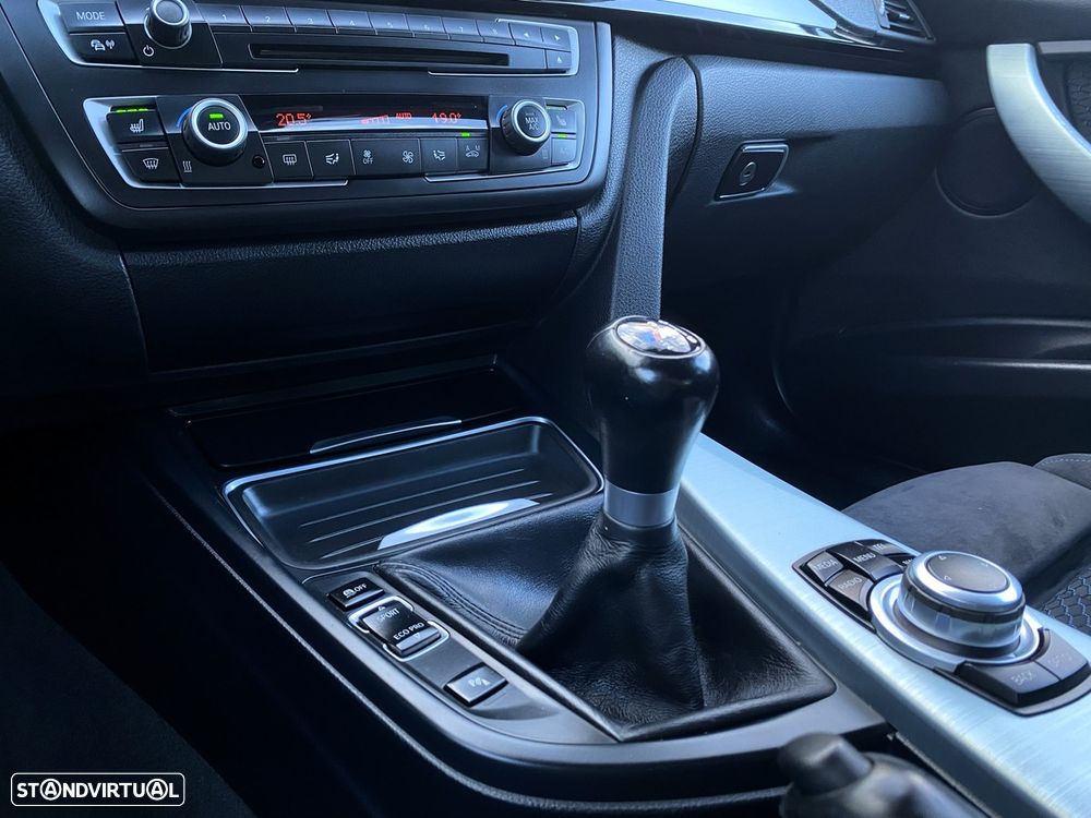 BMW 318 d Pack M - 22