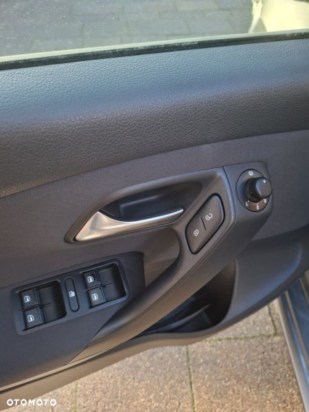 Volkswagen Polo 1.6 TDI MATCH - 16