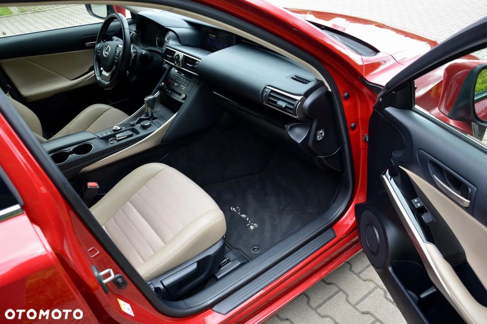 Lexus IS 200t / 300 Prestige - 22