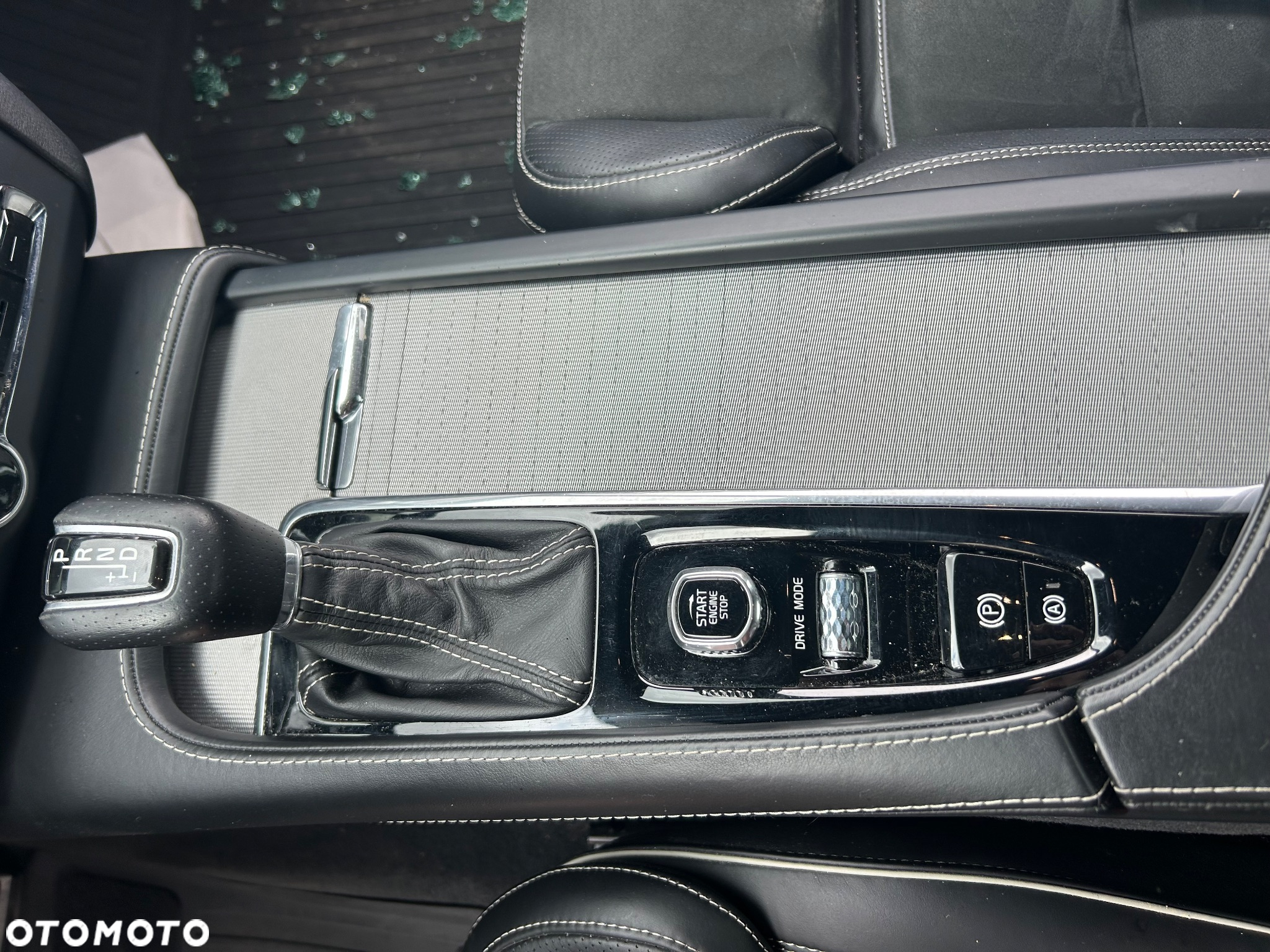 Volvo S90 D5 SCR AWD R-Design - 31