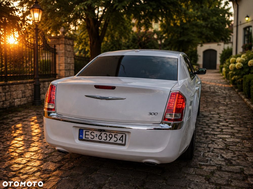 Chrysler 300 2014 photo 2