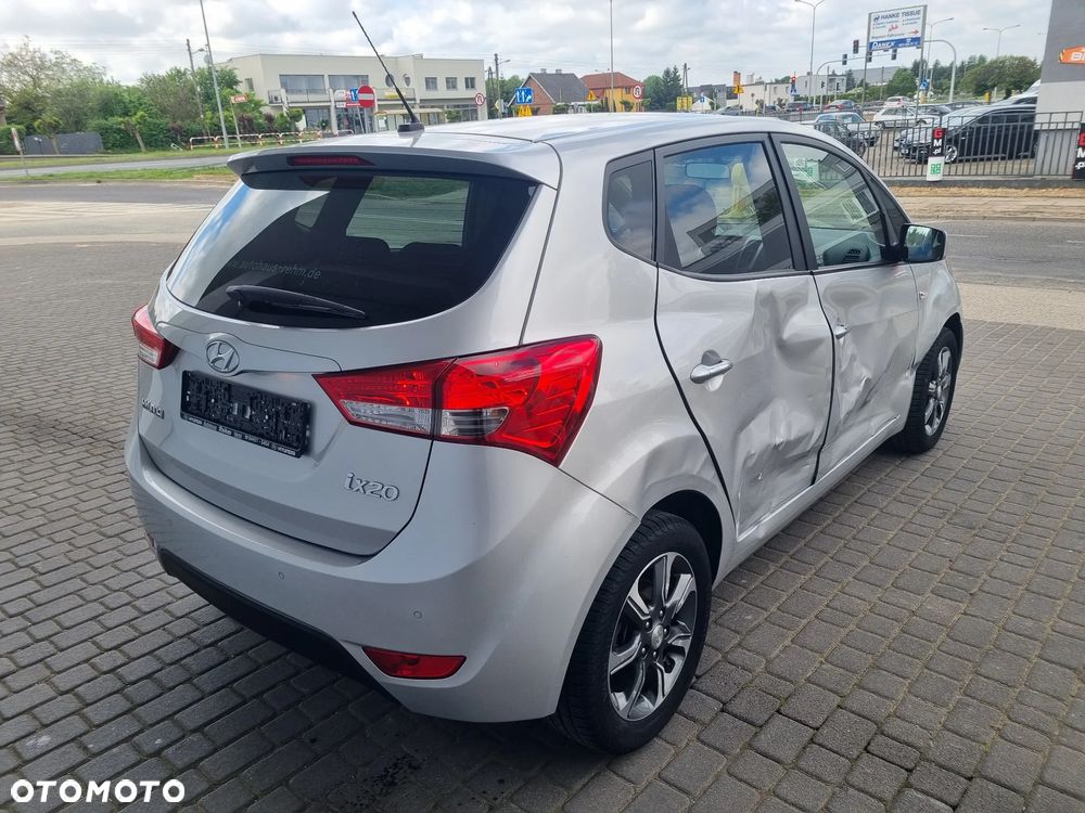 Hyundai ix20 1.6 Automatik Fifa World Cup Edition - 2