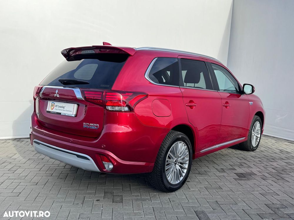 Mitsubishi Outlander - 3