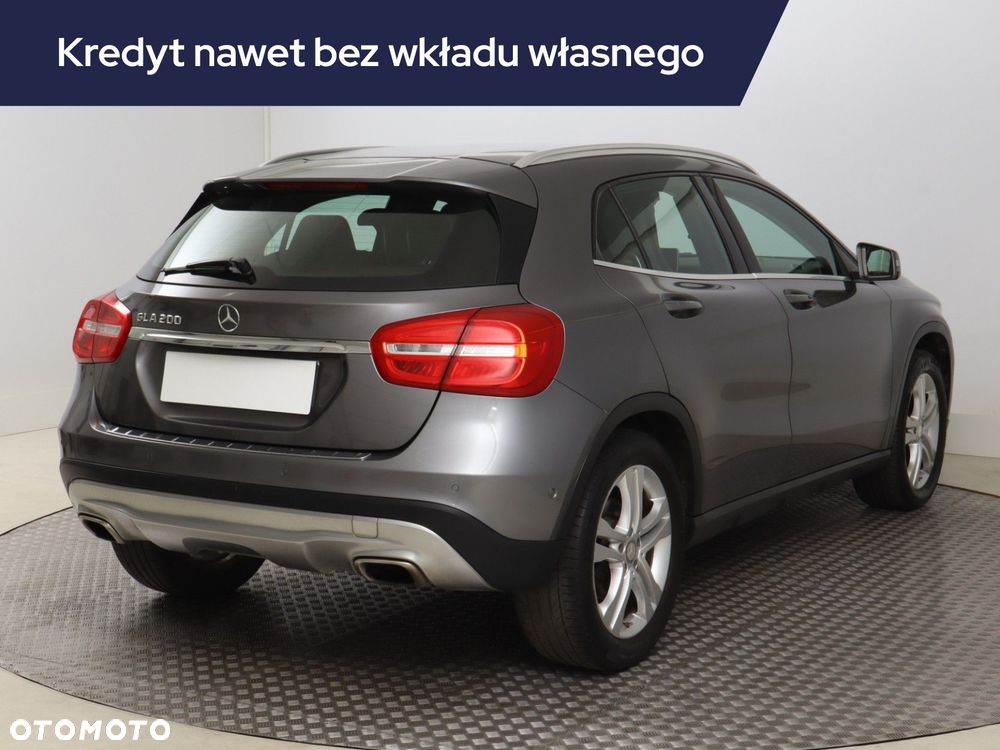 Mercedes-Benz GLA - 7