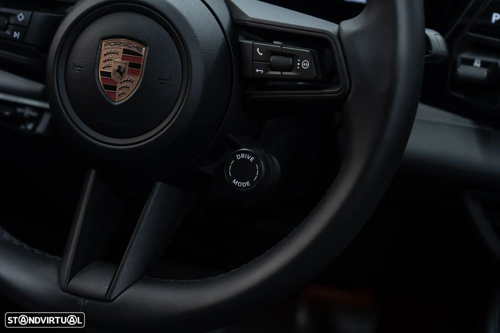 Porsche Macan Electric - 23