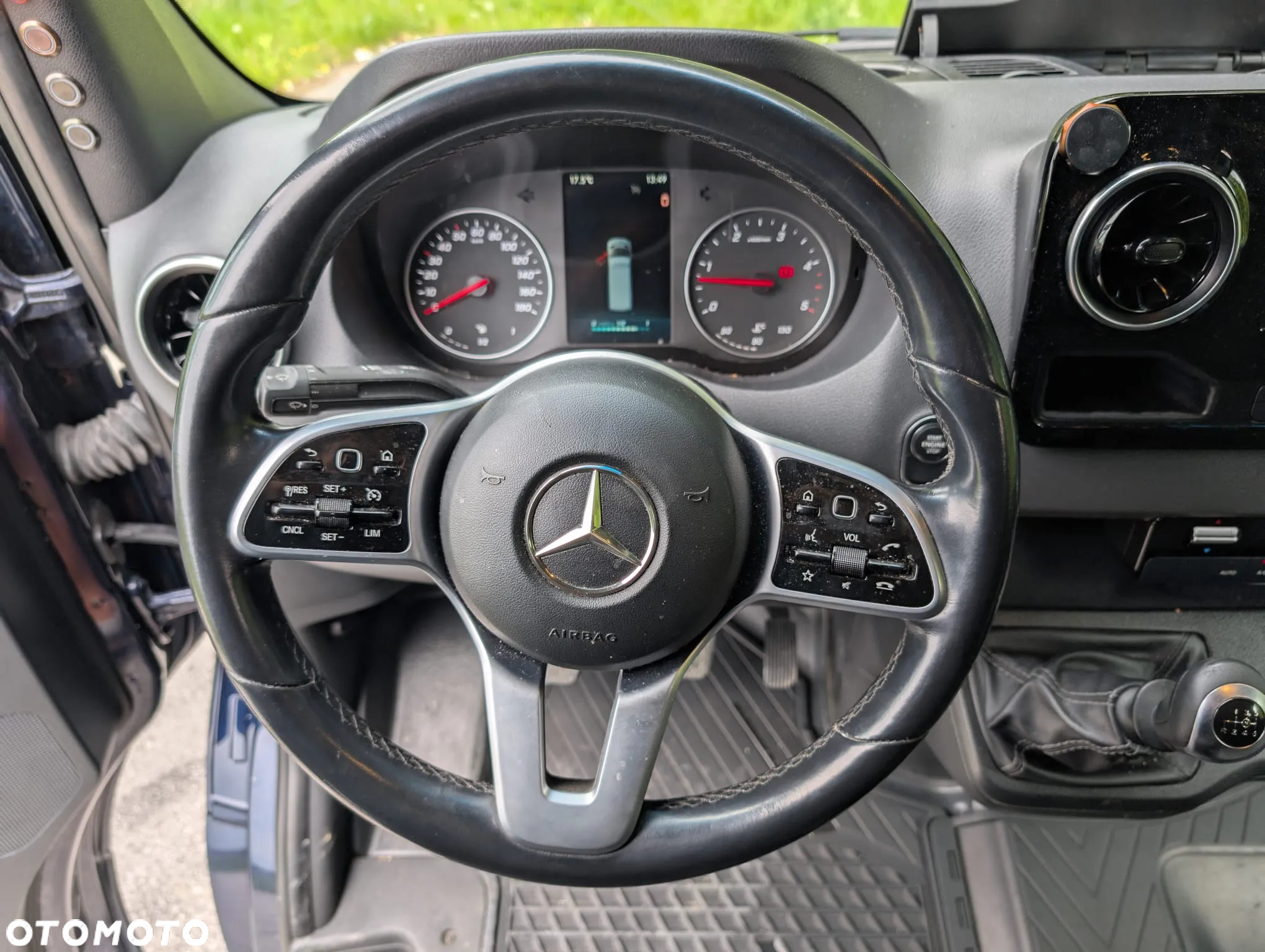 Mercedes-Benz Sprinter - 26