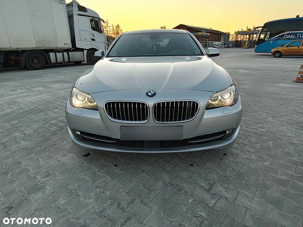 BMW Seria 5 528i xDrive - 3