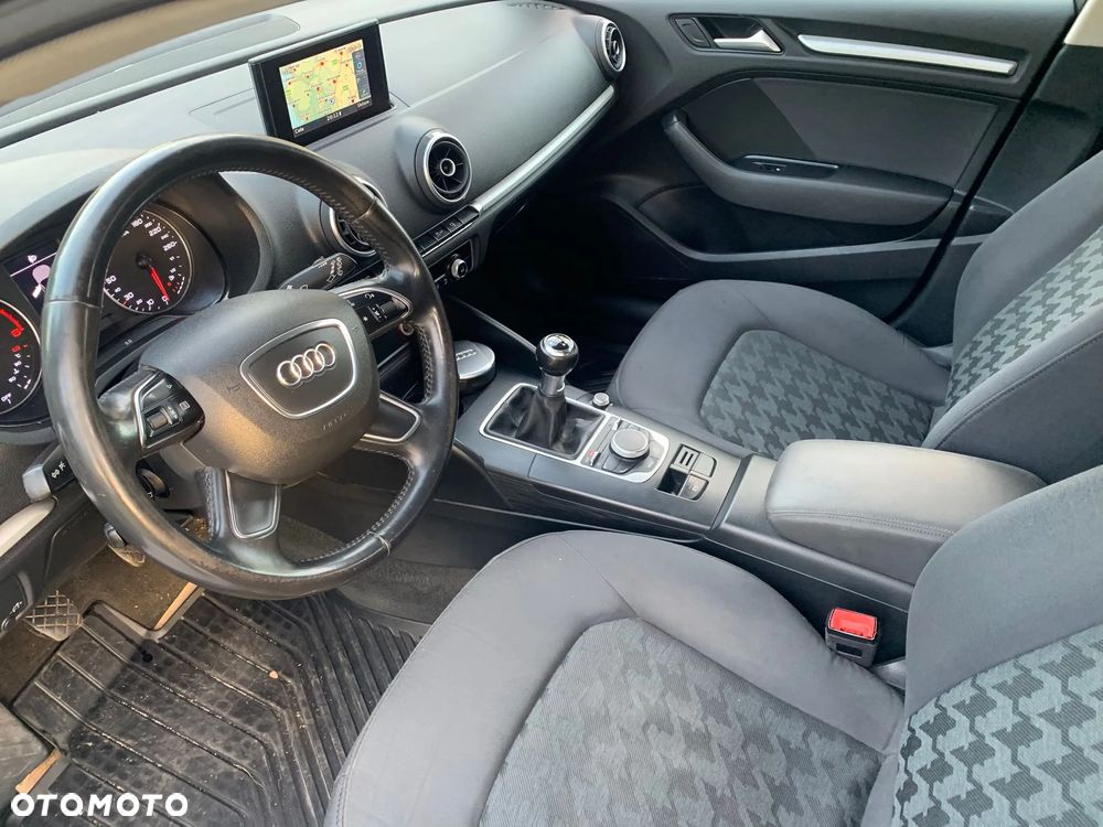 Audi A3 Sportback 1.6 TDI ultra Attraction - 19