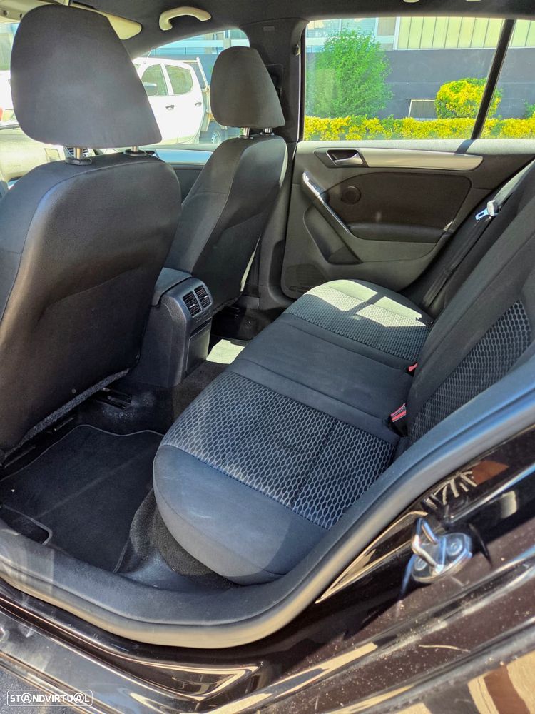 VW Golf 2.0 TDi Confortline - 13