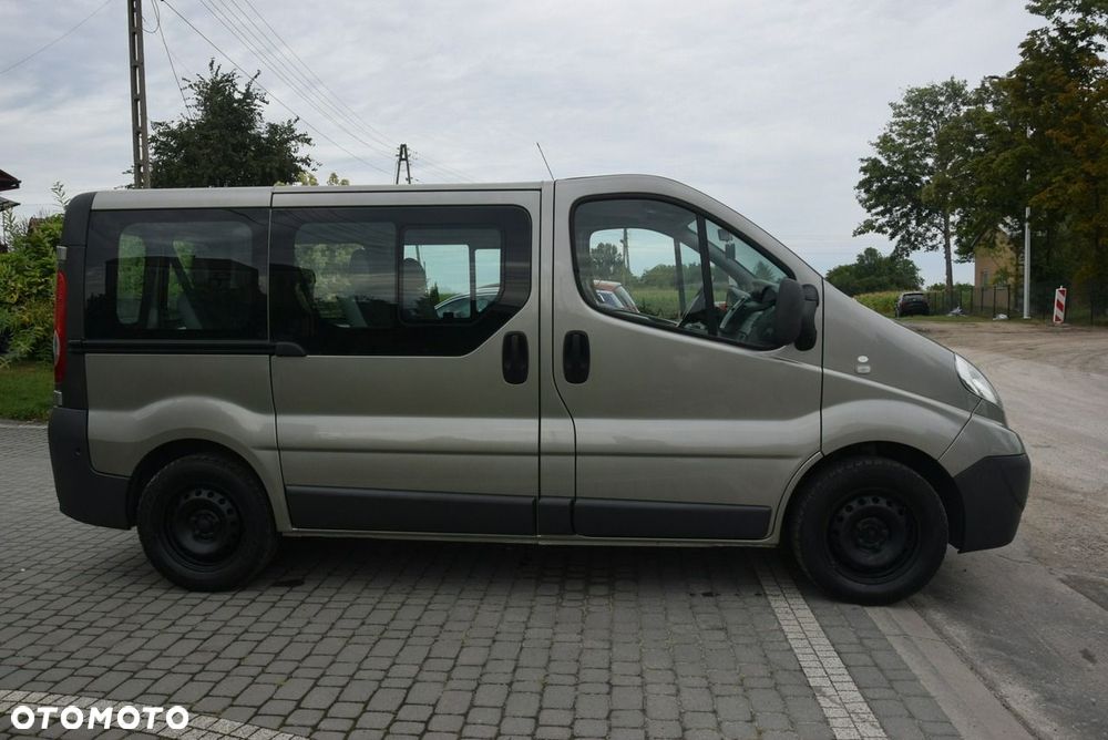 Opel Vivaro - 8
