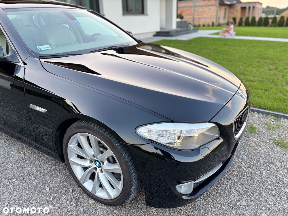 BMW Seria 5 528i - 13