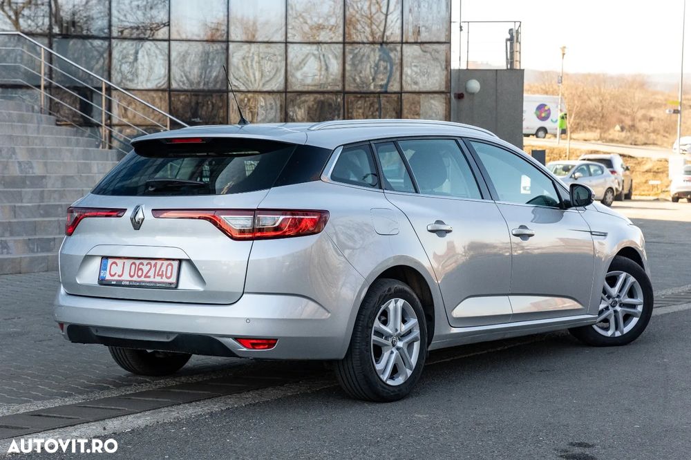 Renault Megane Blue dCi 116 Zen - 2