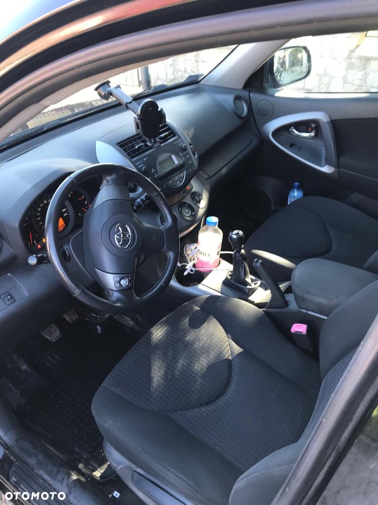 Toyota RAV4 2.2 D-4D X - 2