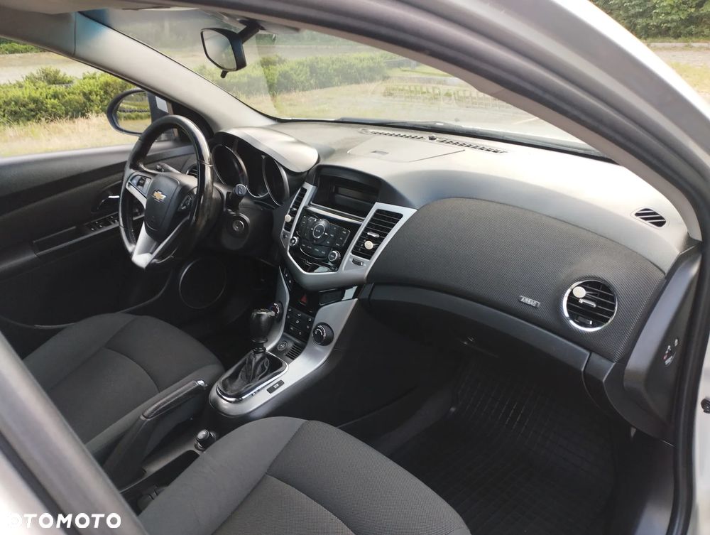 Chevrolet Cruze 1.8 LT+ - 23
