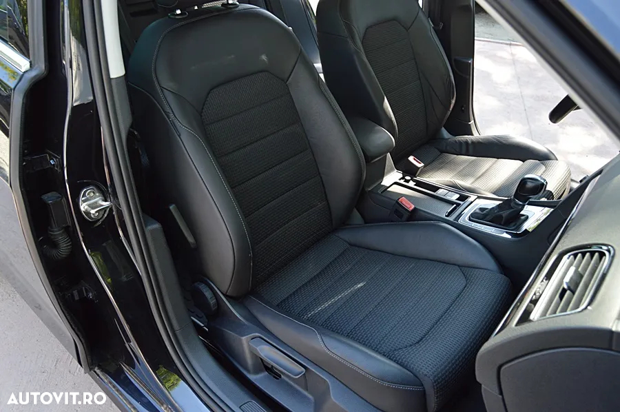 Volkswagen Golf 1.6 BlueTDI DSG Comfortline - 24