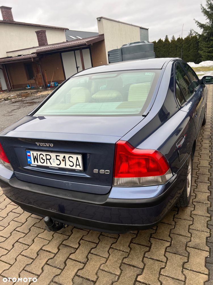 Volvo S60 2.4 Momentum - 1