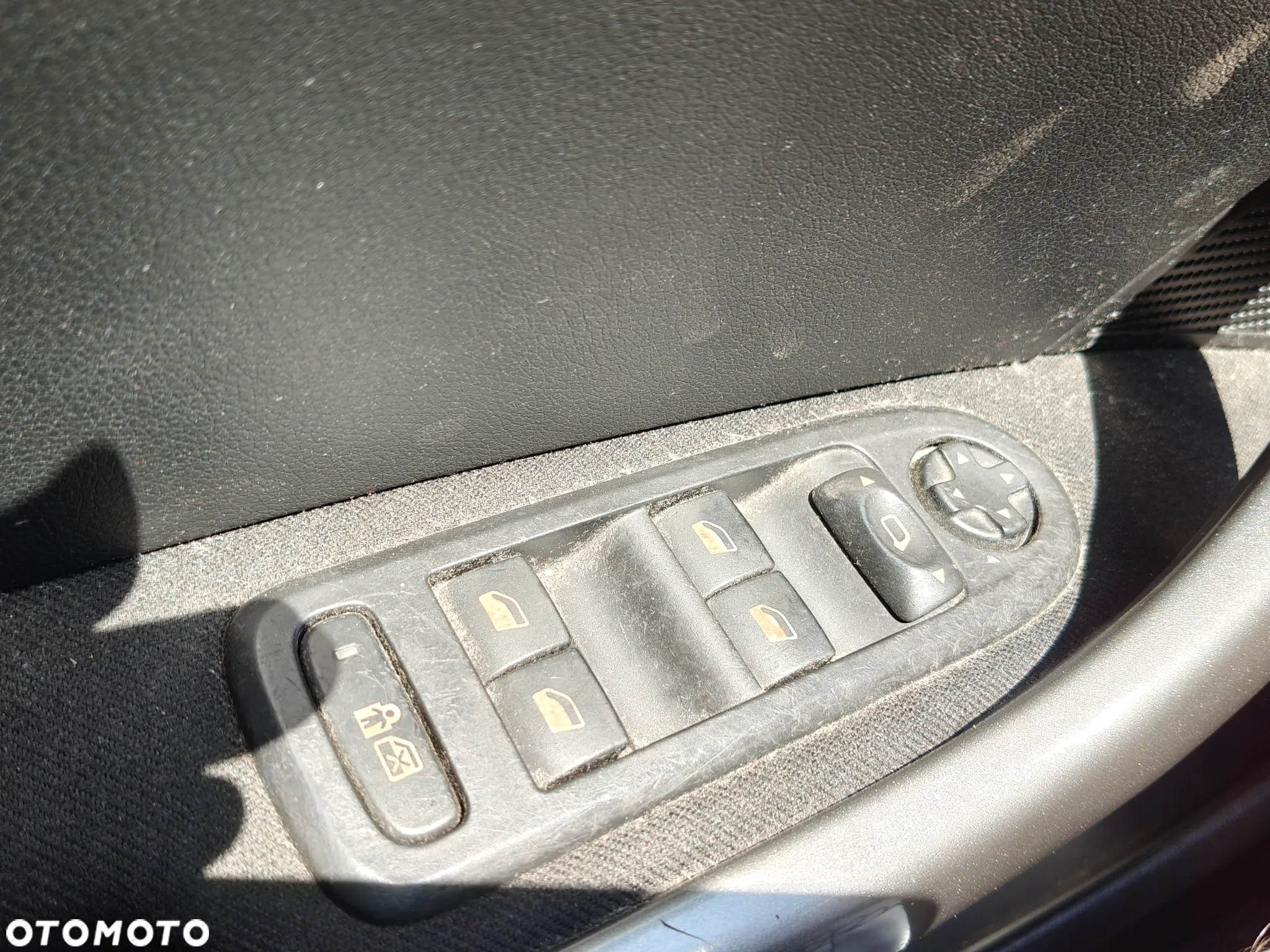 Peugeot 308 1.6 HDi Premium - 17