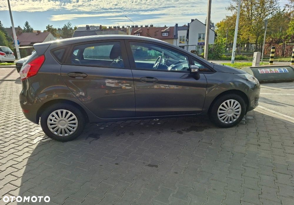 Ford Fiesta - 9