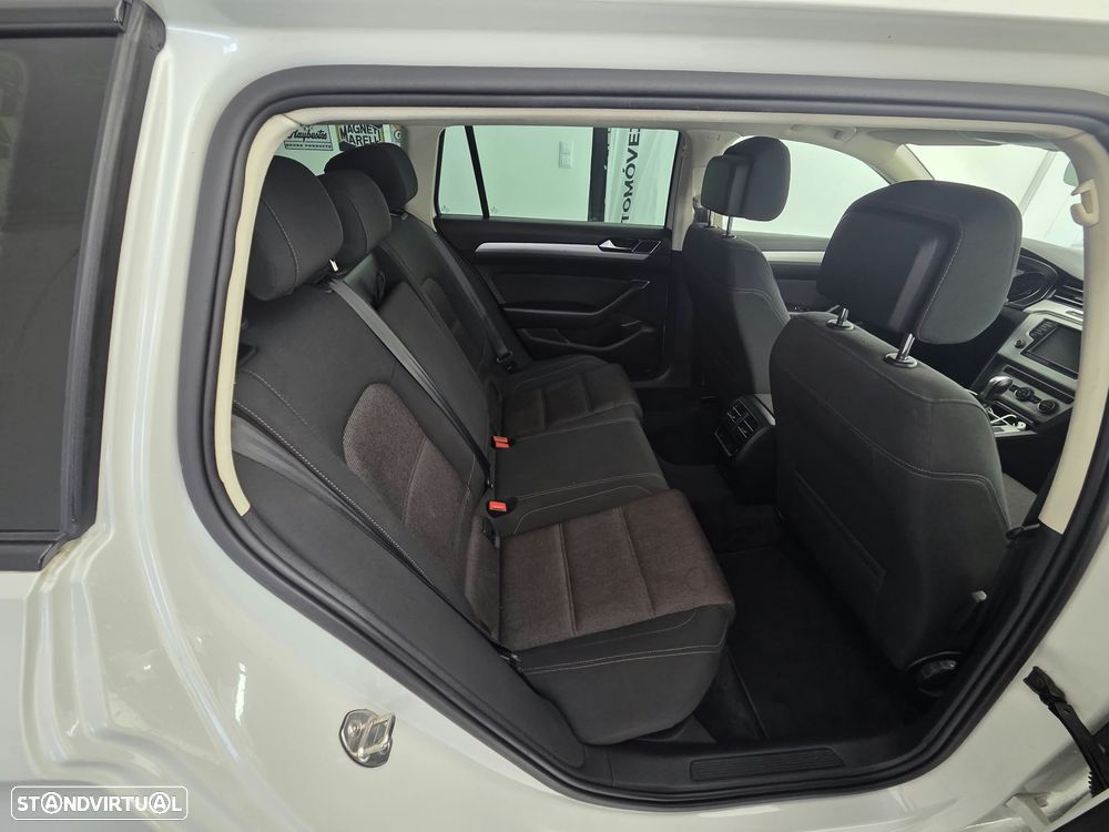 VW Passat Variant 1.6 TDI (BlueMotion ) DSG Comfortline - 12