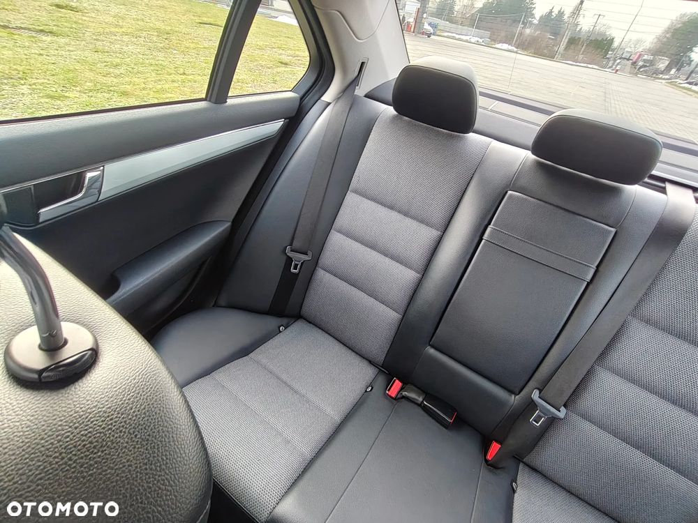 Mercedes-Benz Klasa C 220 CDI DPF Automatik Avantgarde - 10