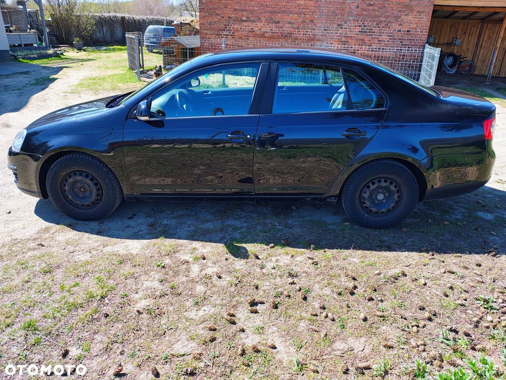 Volkswagen Jetta 1.6 Trendline - 7