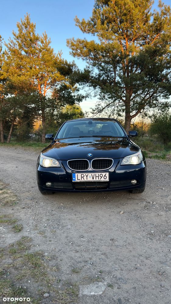 BMW Seria 5 520i Touring - 1