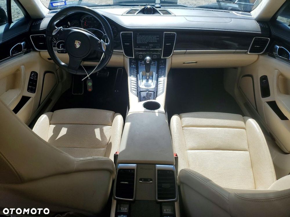 Porsche Panamera - 9