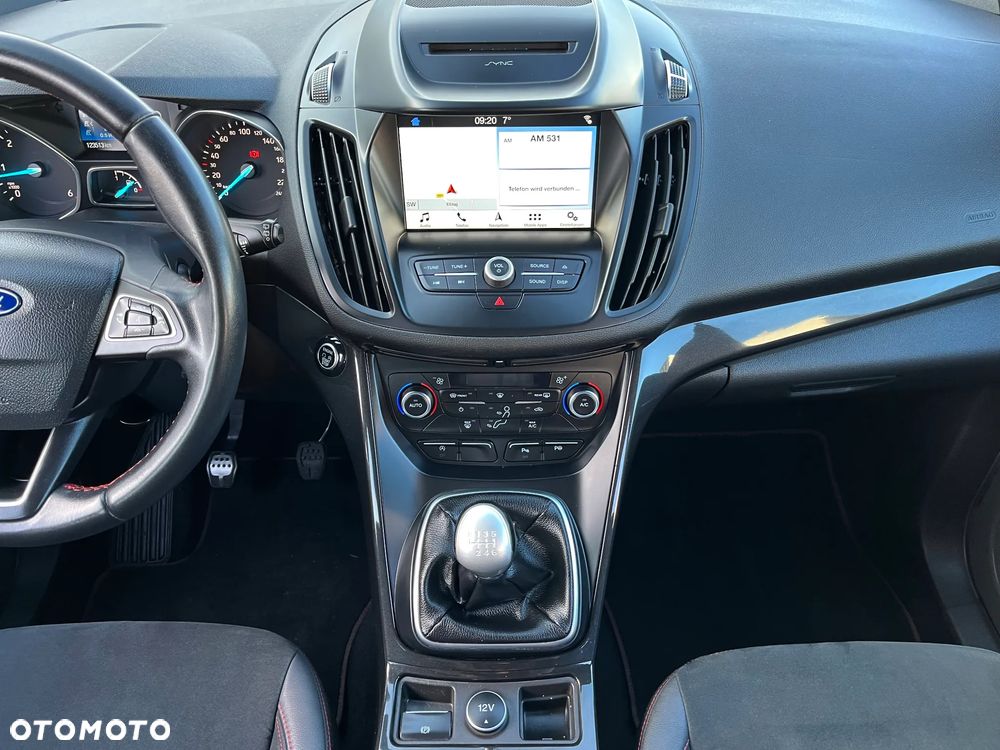 Ford Kuga 2.0 TDCi 4x4 ST-Line - 21