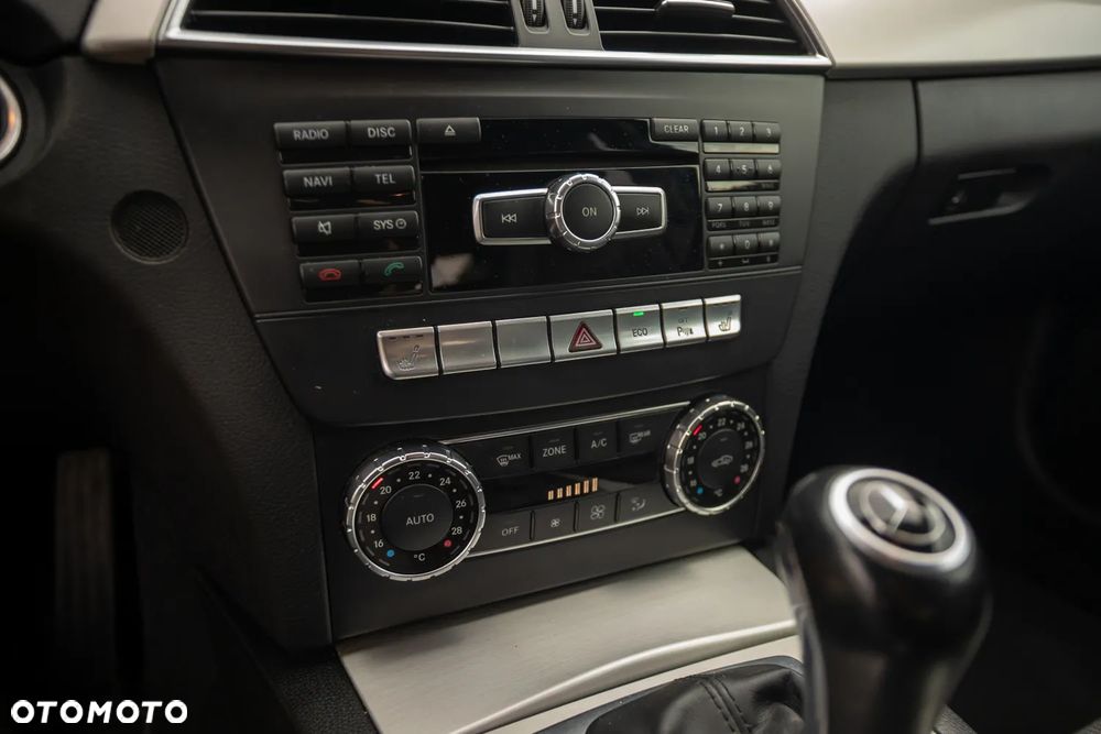 Mercedes-Benz Klasa C 180 7G-TRONIC Avantgarde Edition - 28