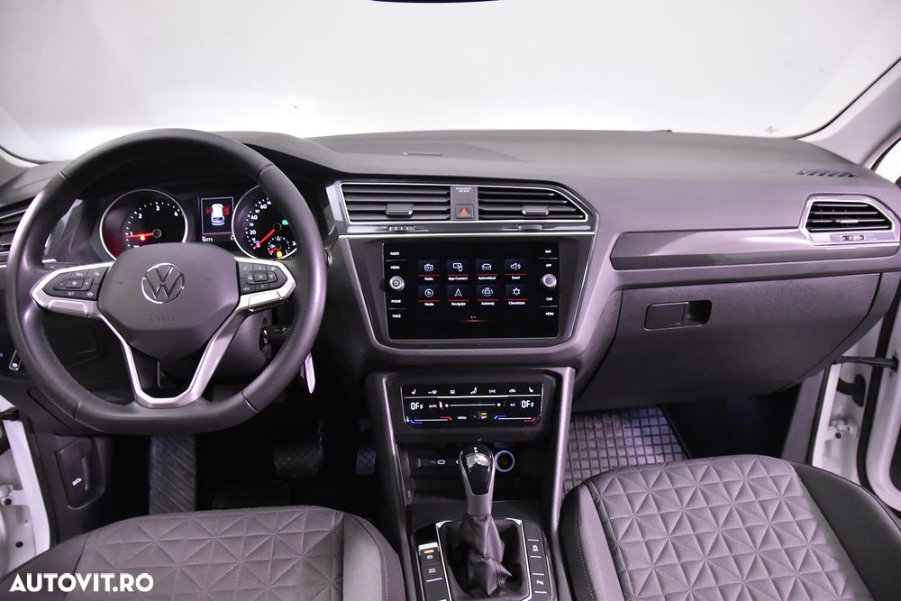 Volkswagen Tiguan - 10
