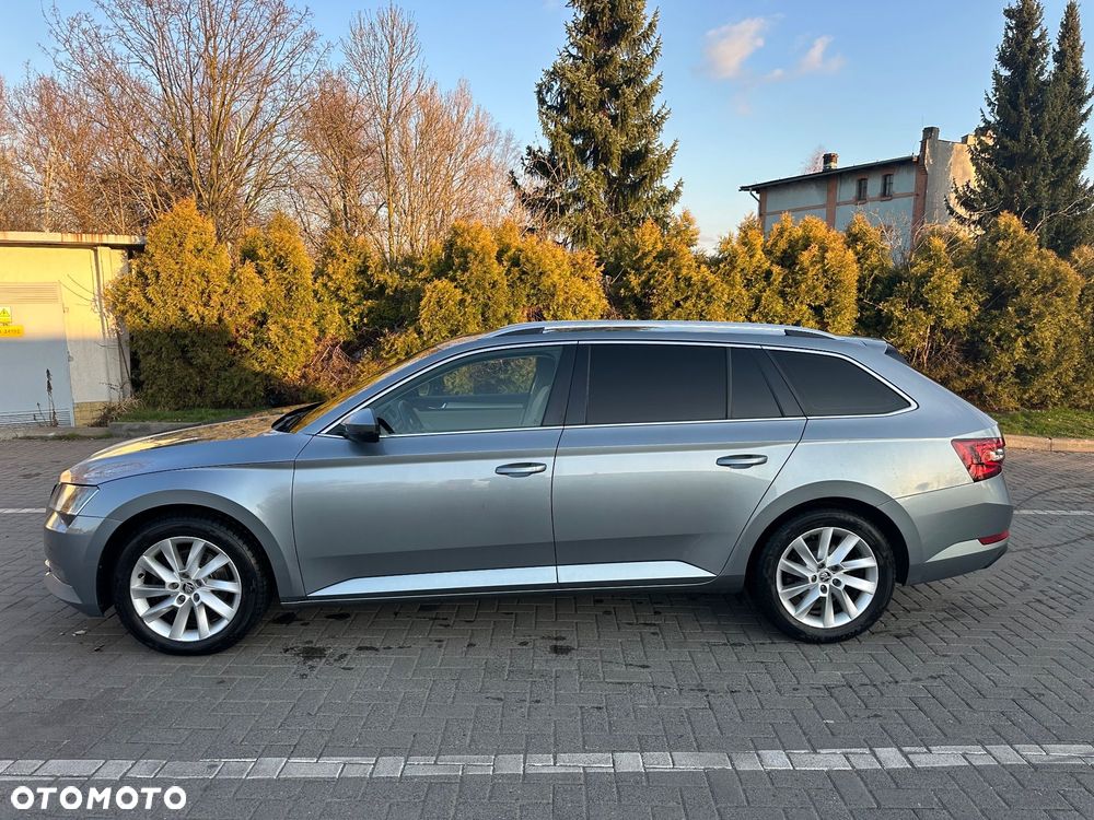 Skoda Superb 2.0 TDI 4x4 Style DSG - 9