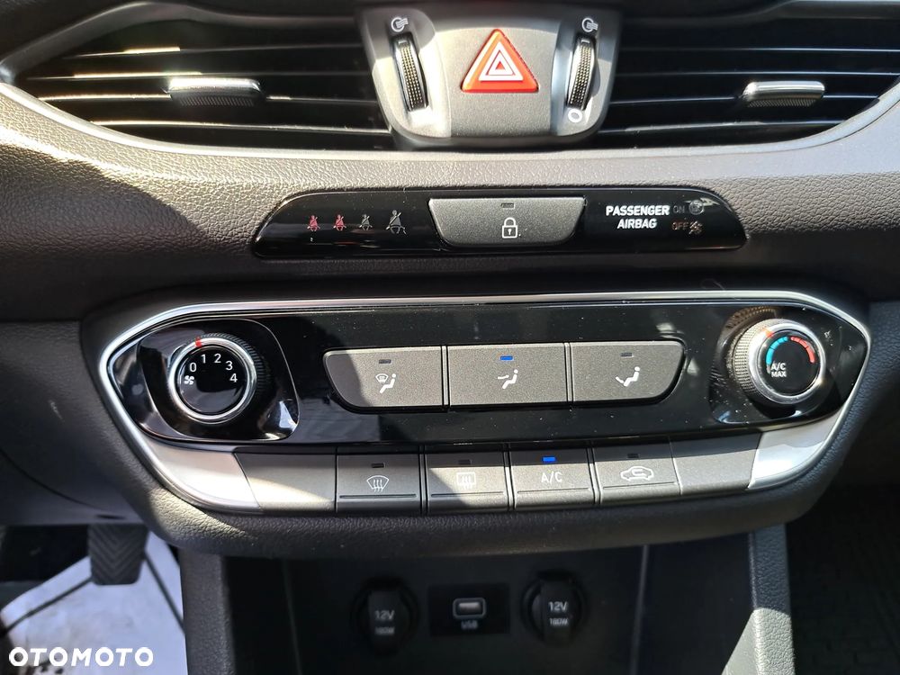 Hyundai i30 1.5 DPI Comfort - 16