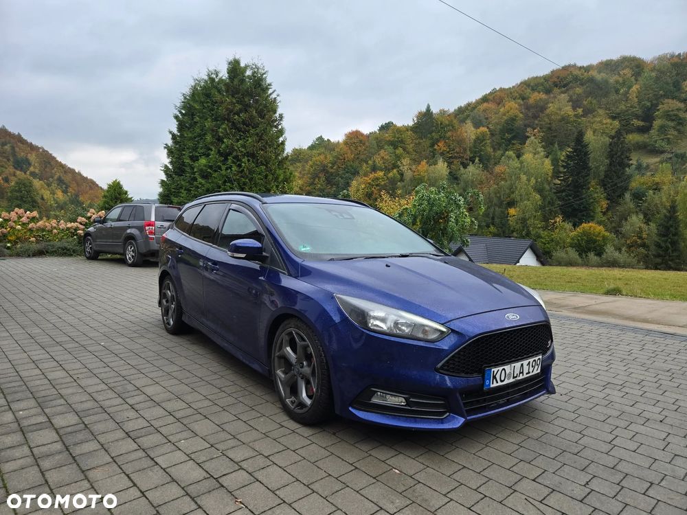 Ford Focus 2015 photo 2
