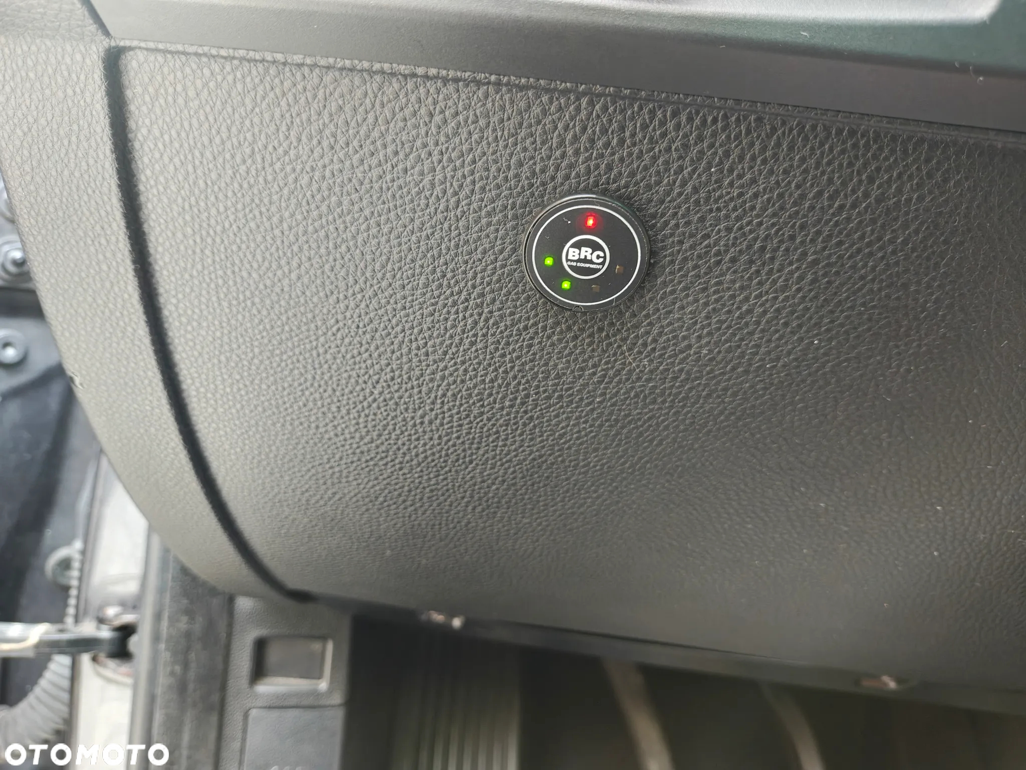 BMW Seria 3 320i Touring - 26